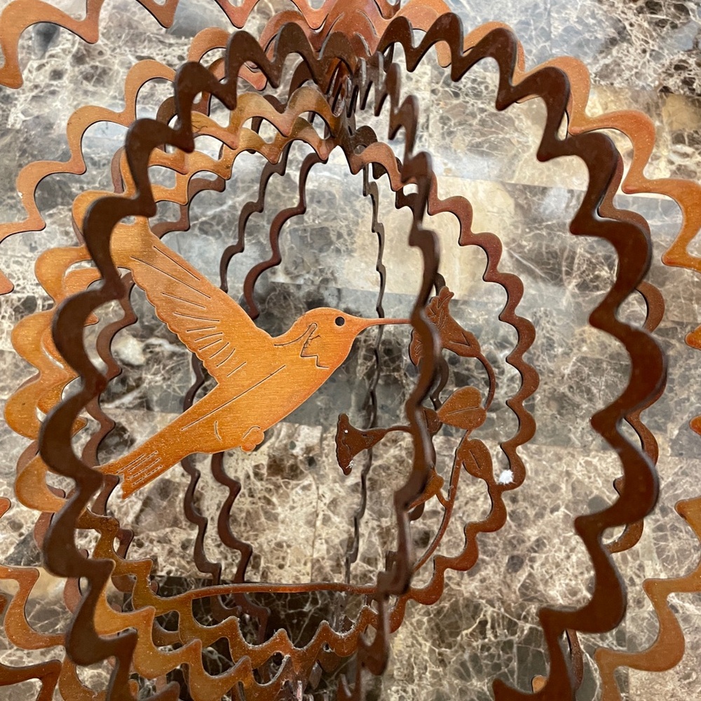 Hummingbird Garden Spinner - Rust Metal - Picture 4 of 4